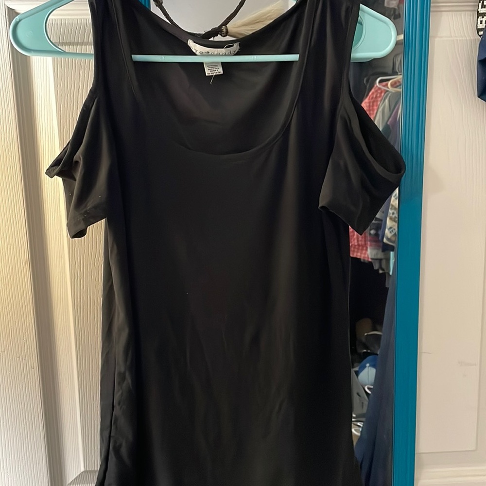 Eye Candy cold shoulder top